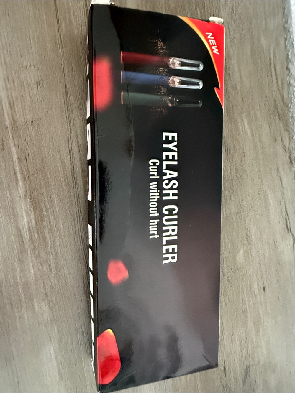 Eyelash Curler - Black and Red Packaging